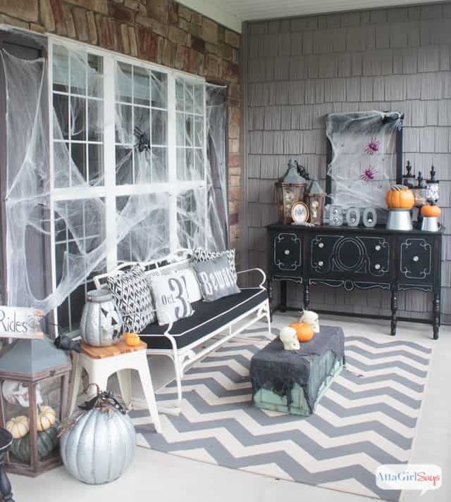 Modern Cobweb Sitting Porch