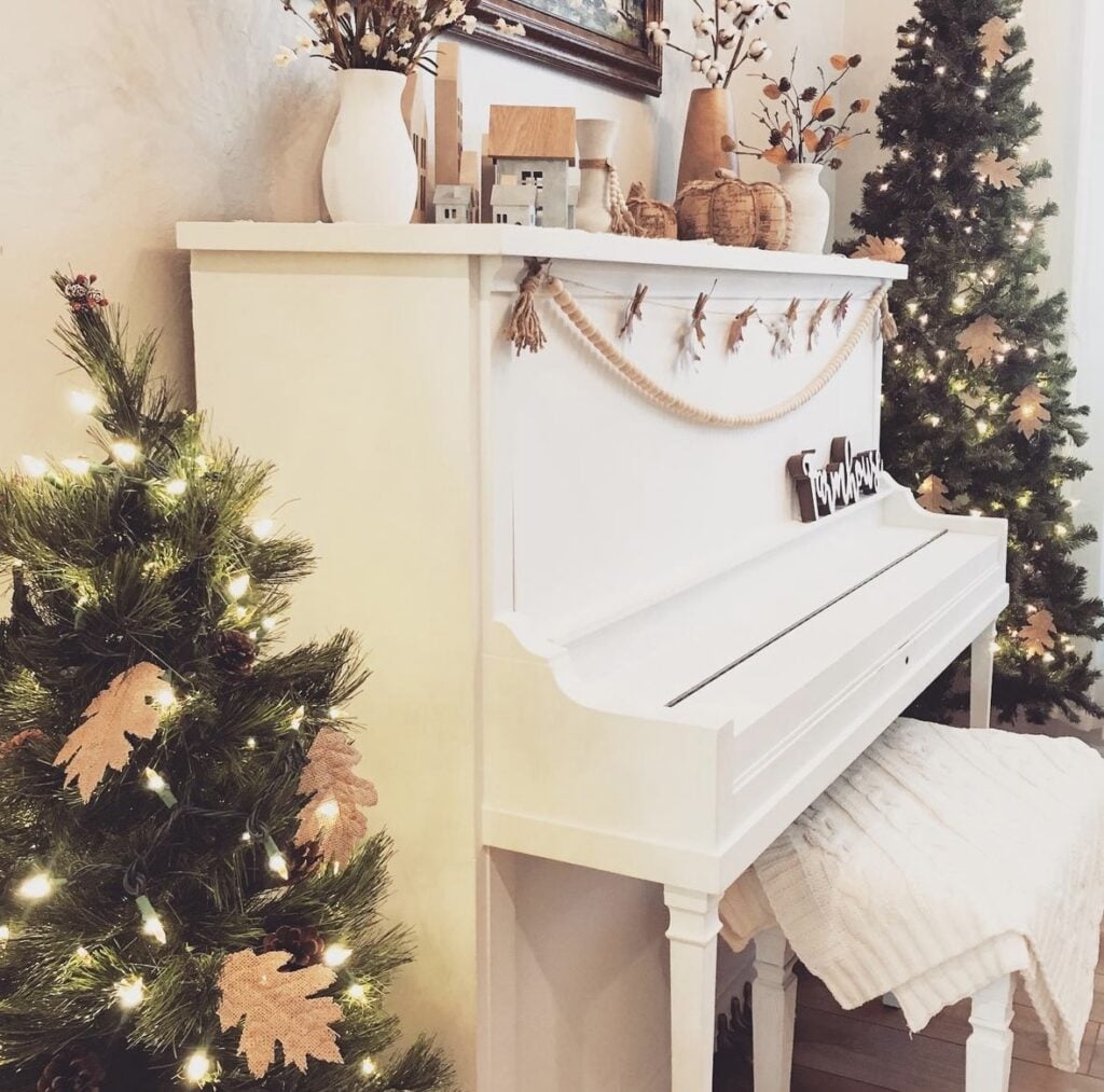 Piano Side Oak Leaf Accent Trees