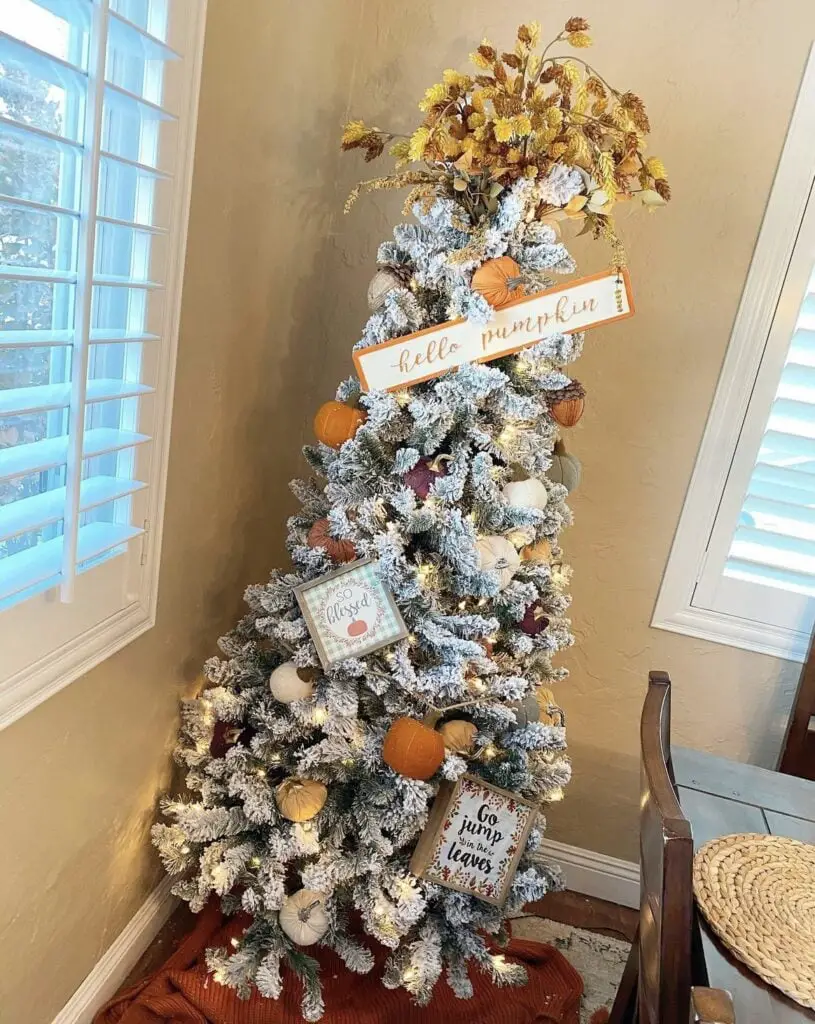 Hello Pumpkin Wooden Sign Tree