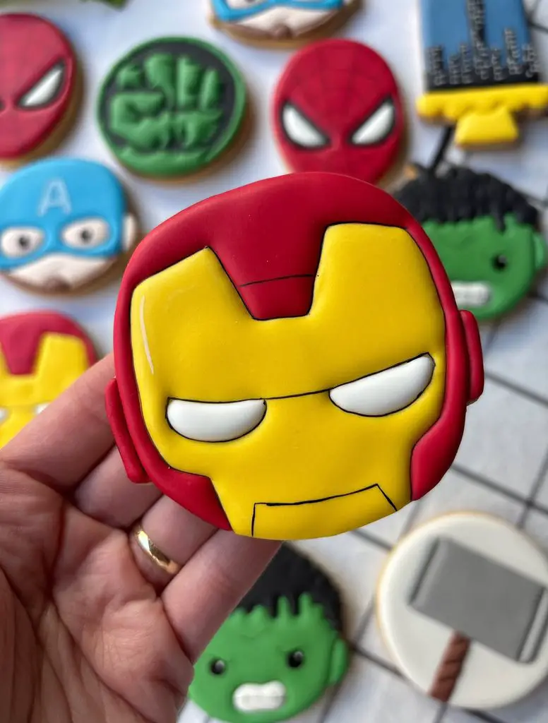 65+ Superhero-Themed Cookies for an Action-Packed Party 12 65+ Superhero-Themed Cookies for an Action-Packed Party 12