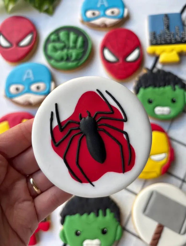 65+ Superhero-Themed Cookies for an Action-Packed Party 13 65+ Superhero-Themed Cookies for an Action-Packed Party 13
