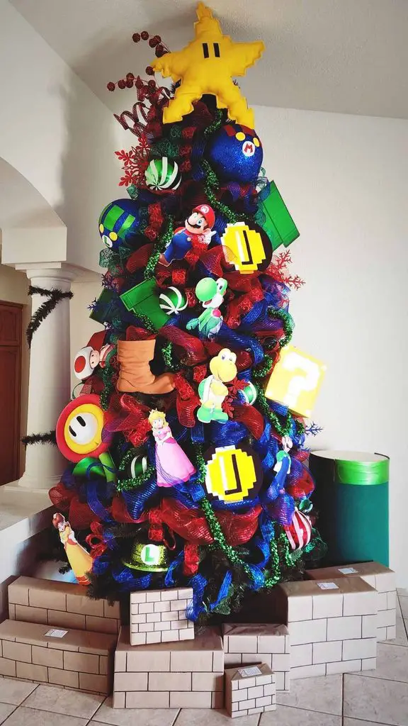 31+ 80s Christmas Tree Ideas for a Nostalgic Holiday 5