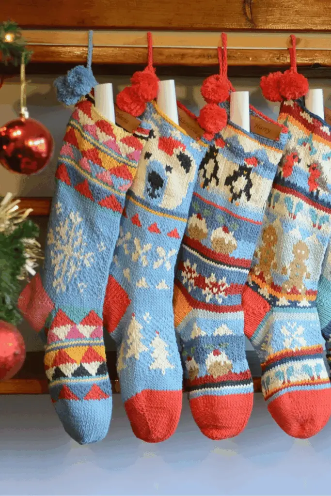 25+ Christmas Crafts to Sell That Are Cute, Creative, and Budget-Friendly 1