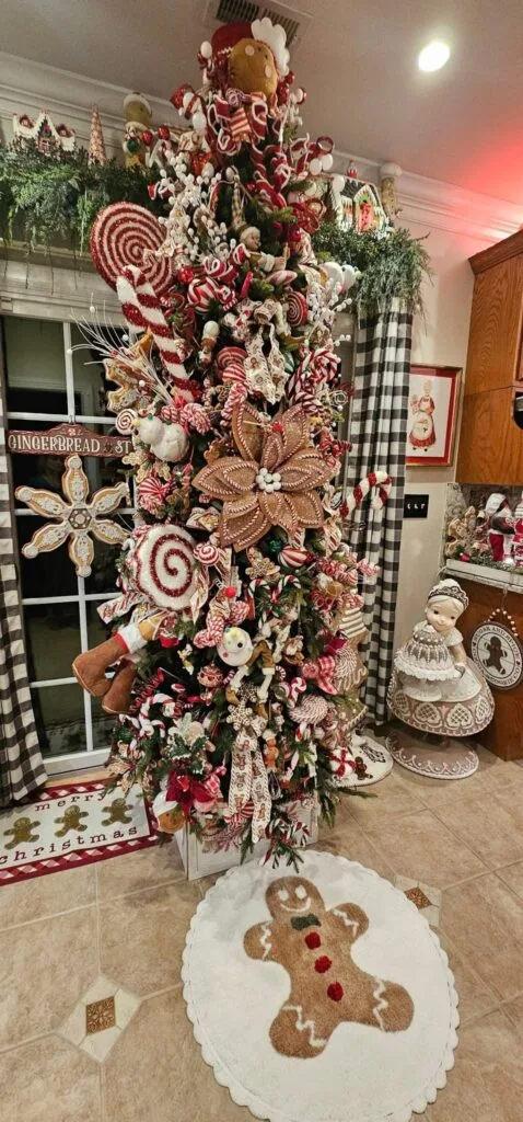 Gingerbread Street Kitchen Corner Tree