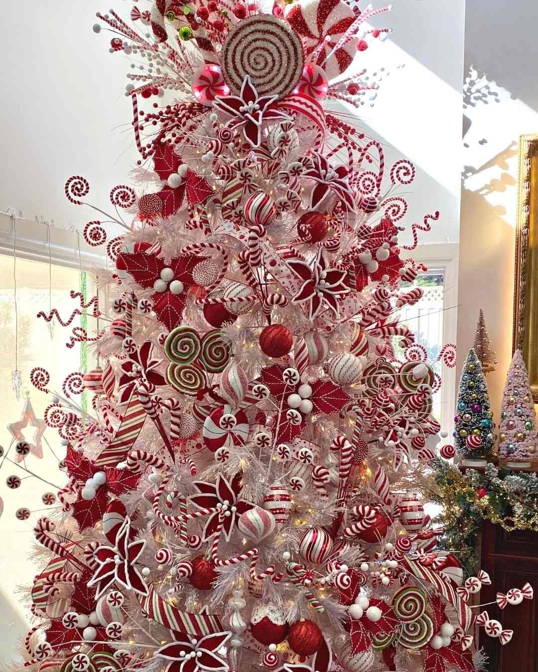 23+ Peppermint Christmas Tree Ideas for Sweet Holiday Decor 4 White Peppermint Candy Burst Tree